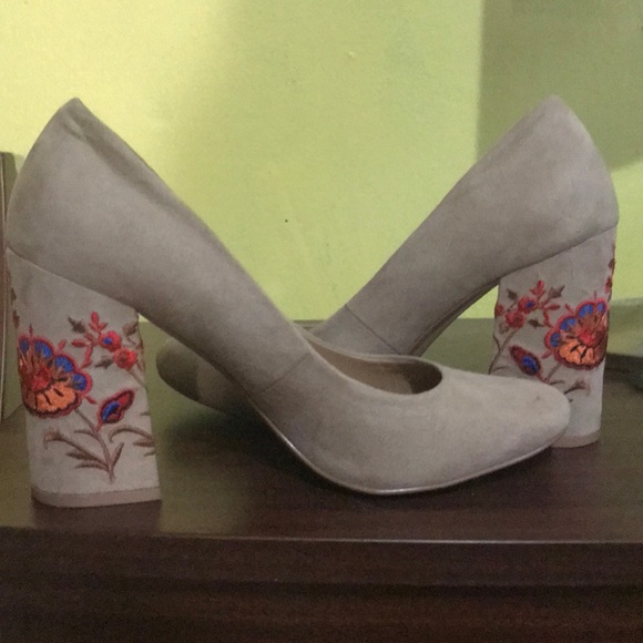 High heels. Flowery heel - Picture 1 of 1